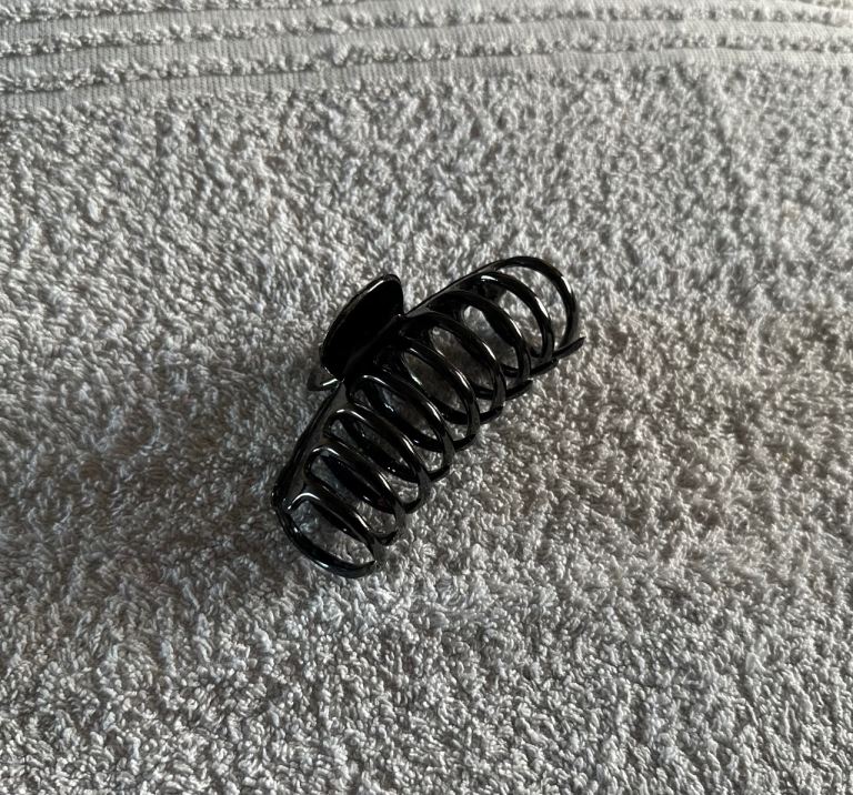 Black Hair Claw Clip – Strong Grip – Everyday Use Black Hair Claw Clip – Strong Grip – Everyday Use