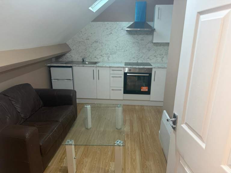 studio to rent in Sweetbriar road LE3 1AP