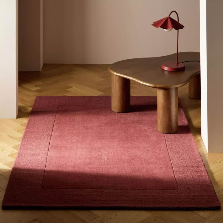 Habitat Simple Border Burgundy Wool Cut Pile Rug - 120x170cm 