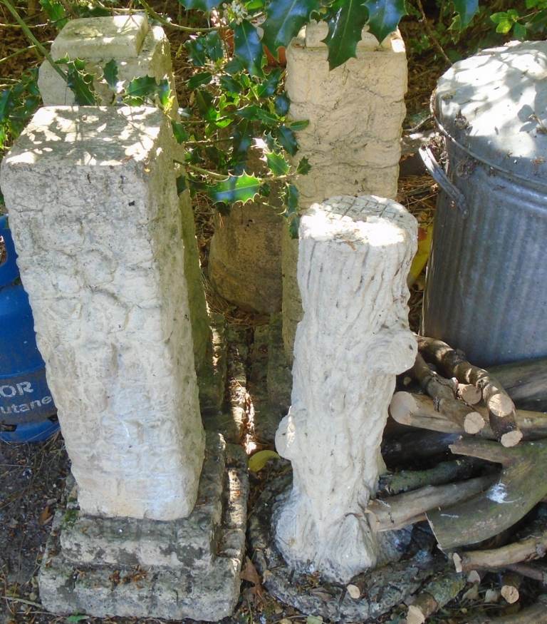 Four Garden ornaments. In vg condition. Collection only.