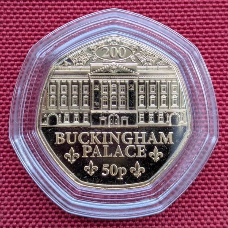 ♥NEW♥ 50p 2025 - GOLD-plated Buckingham Palace UK Fifty Pence coin