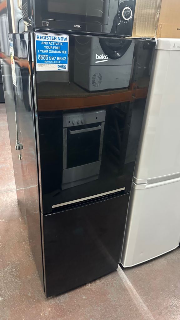 BLACK BEKO FRIDGE FREEZER 