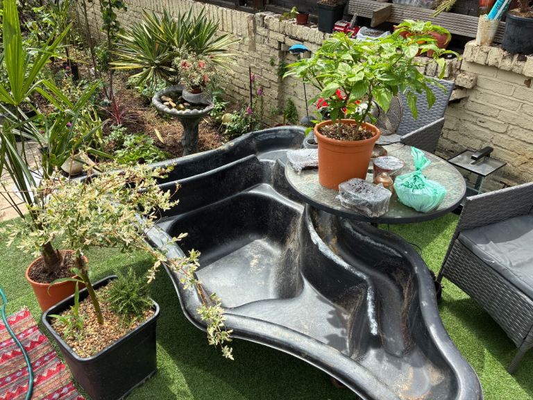 Garden Fish Pond - Great Condition