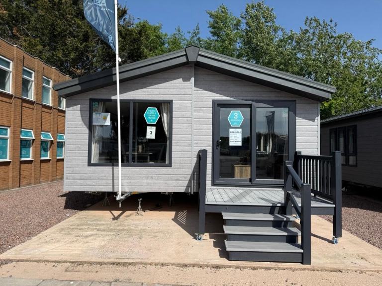 New 2026 - Resi Spec 3 Bed Willerby Twin Lodge - Bath, Ensuite Shower - Offsite