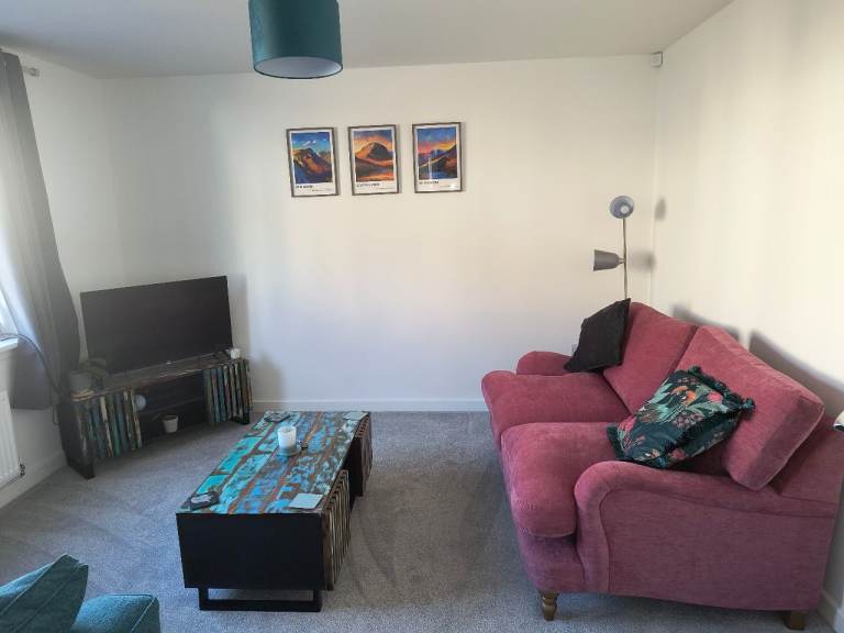 Two rooms available in lovely new house 