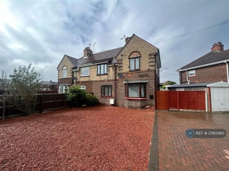 4 bedroom house in Scrooby Road, Bircotes, Doncaster, DN11 (4 bed) (#2780080)