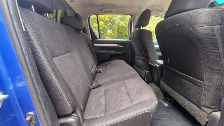 2017 Toyota Hilux Invincible D/Cab Pick Up 2.4 D-4D PICK UP DIESEL Manual