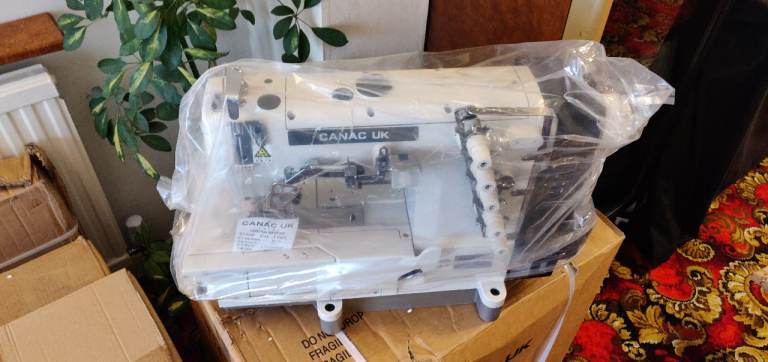 Coverstitch Cover stitch Hem Direct Drive Top & Bottom Industrial Sewing Machine
