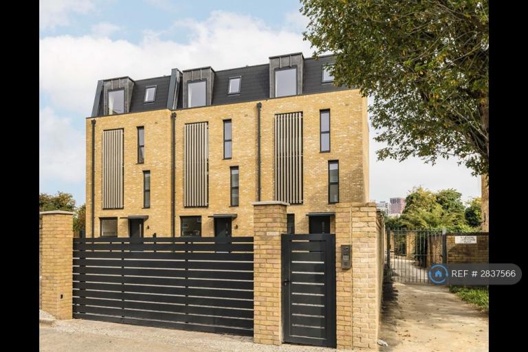 5 bedroom house in Norwood Green, London, UB2 (5 bed) (#2837566)