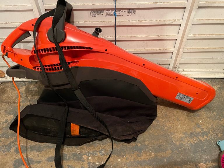 Flymo Garden Vac 2700W Turbo Electric Leaf Blower Vacuum