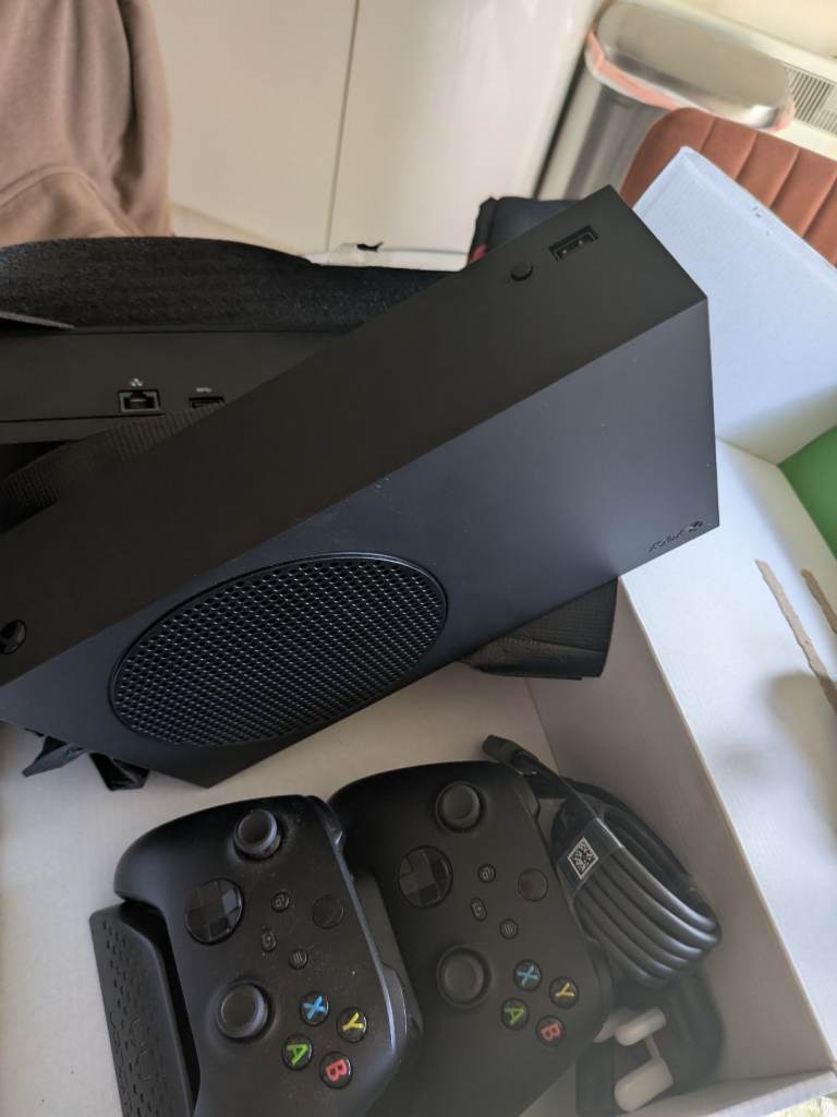 Xbox series s bundle x2 (ideal for resale)