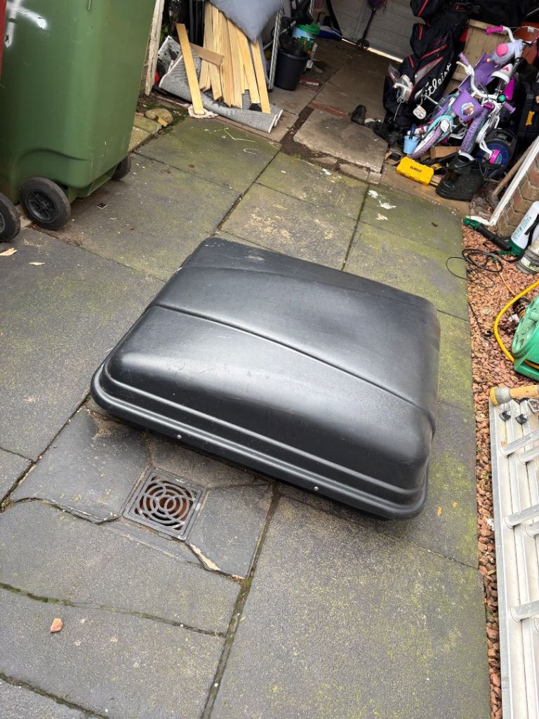 Free roof box