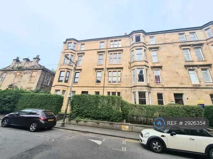 2 bedroom flat in Otago Street, Glasgow, G12 (2 bed) (#2926354)