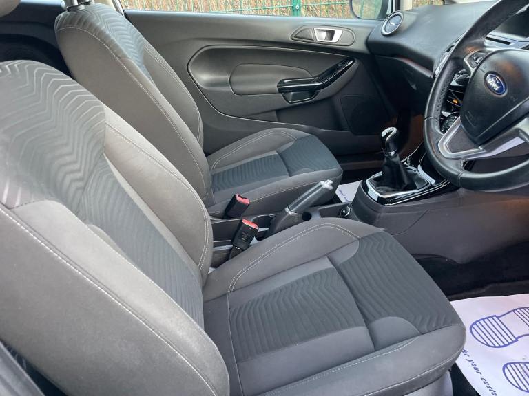 FORD FIESTA 1.2 ZETEC 64 REG WHITE 3 DOOR 11 MONTHS MOT TAX £35 YEAR LOW INSURANCE 50+MPG