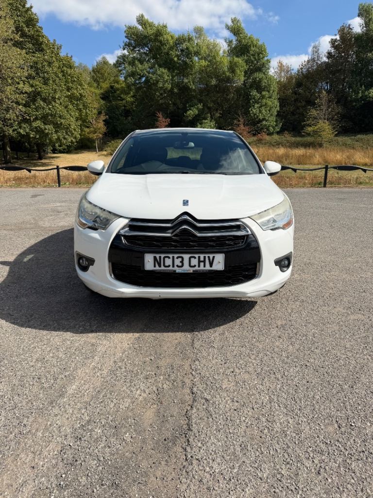 Citroen, DS4, Hatchback, 2013, Manual, 1560 (cc), 5 doors