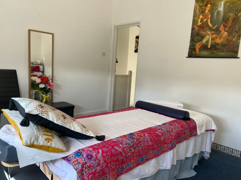 Looking for massage studio to rent SO14 
