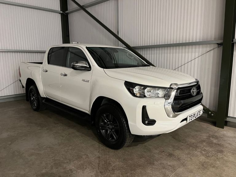 2023 (73) Toyota Hilux Double Cab 4x4 - 25k miles