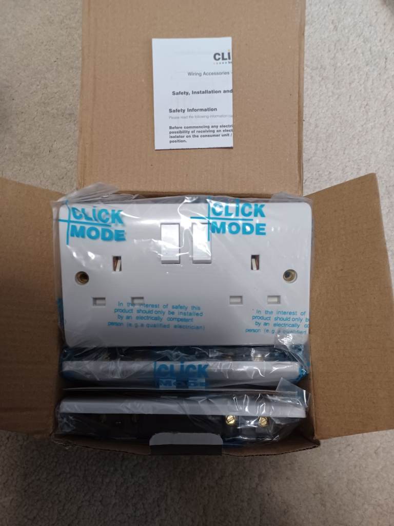 Box of 5 Click Mode 13A 2 Gang Socket Outlets Double Pole Switched as new