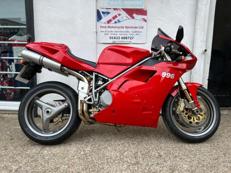 DUCATI 996 BIPOSTO STUNNING CLASSIC SUPERBIKE 2002