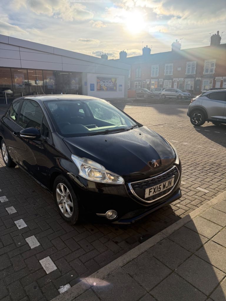 Peugeot, 208, Hatchback, 2015, Manual, 1199 (cc), 3 doors