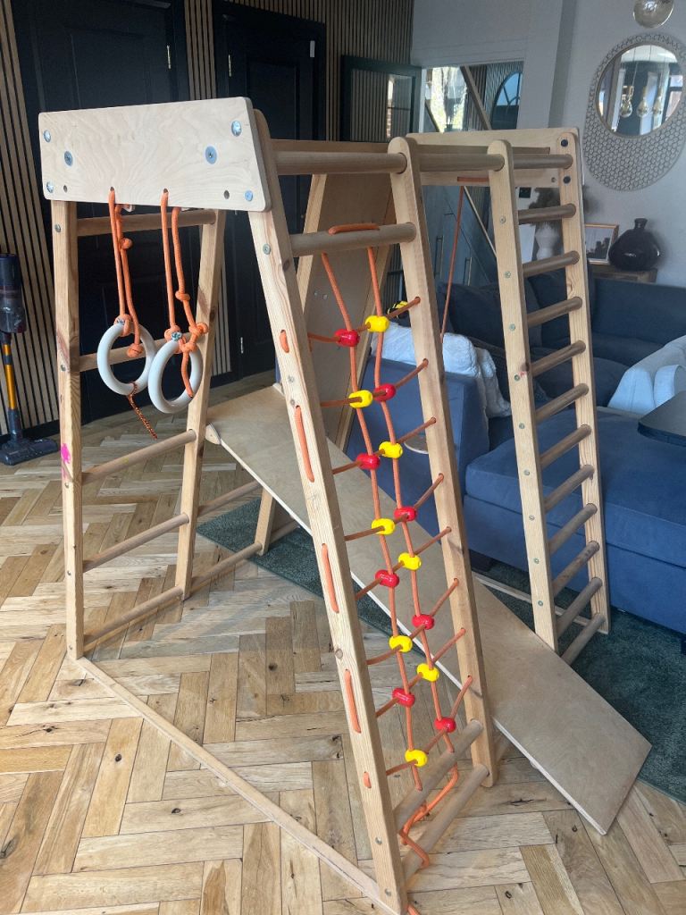 Rina Gym - great condition 