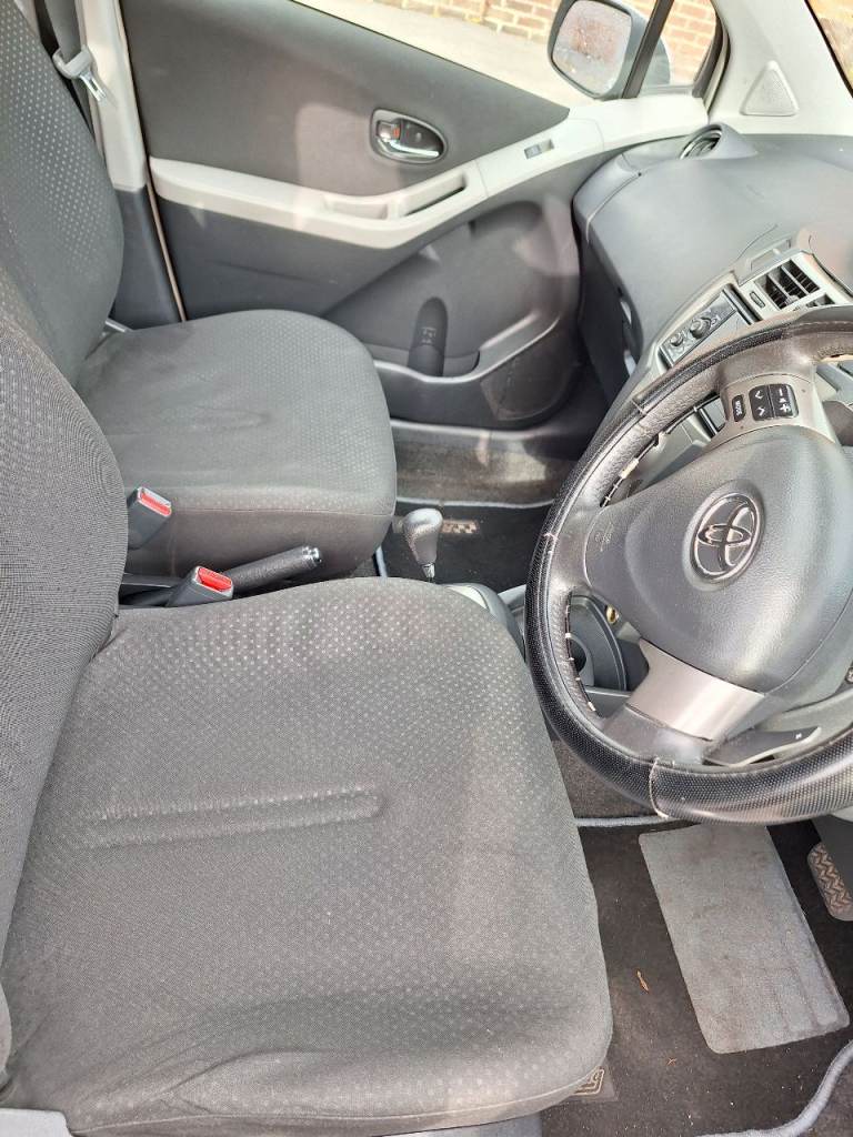 Toyota, YARIS, Hatchback, 2011, Semi-Auto, 1329 (cc), 5 doors