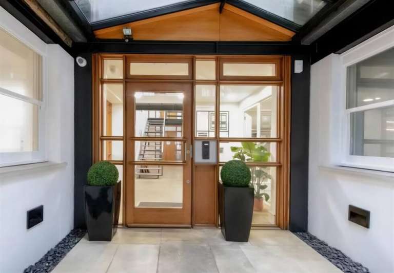 Rent Serviced Offices *Soho* - Sizes From 23 to 144 Desks - Large Furnished Units