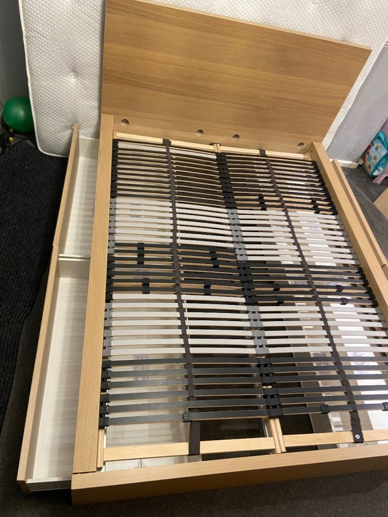 IKEA malm double bed witb 4 drawers in very good condition 