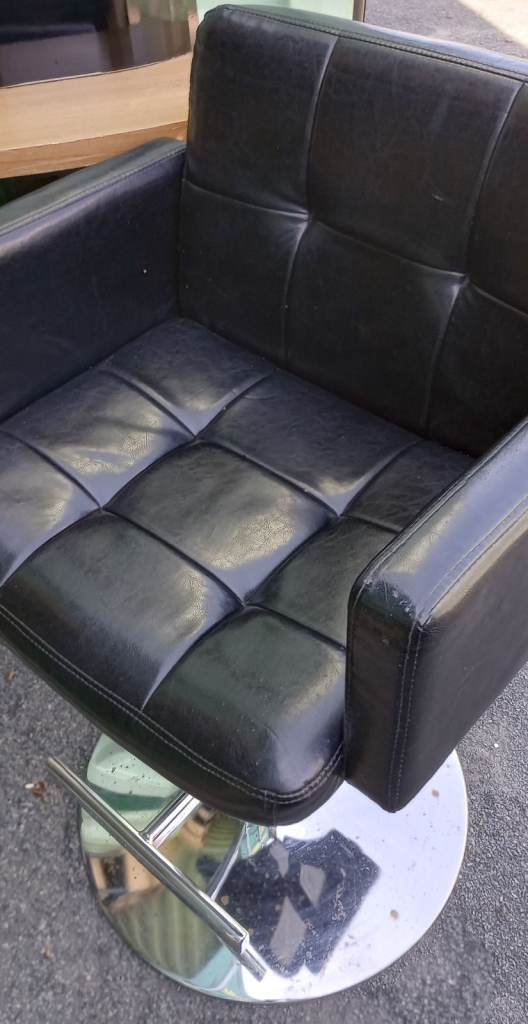 Salon chair / bar stool