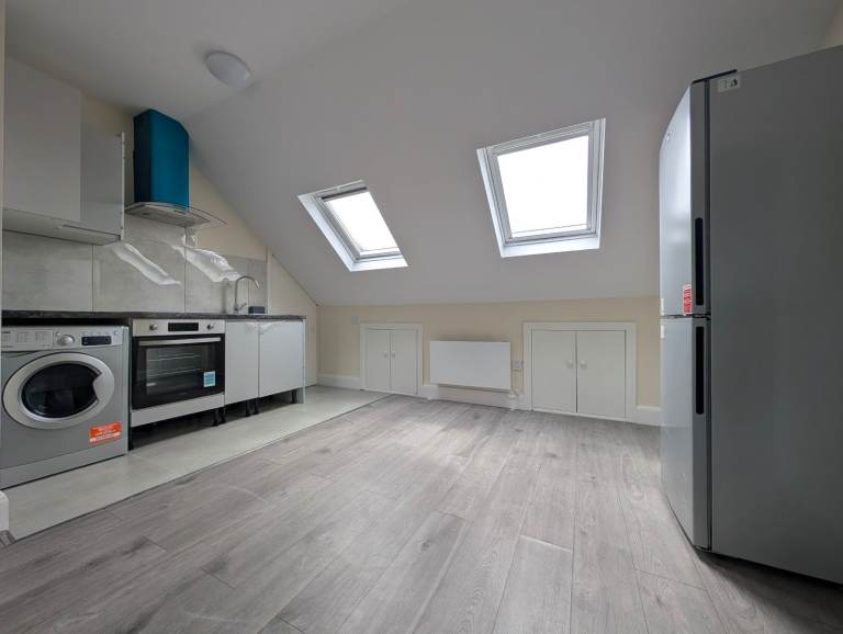 *INCL UTILITY BILLS* REFURBISHED NEW STUDIO FLAT NEXT TO TUBE HOUNSLOW OSTERLEY HEATHROW ISLEWORTH