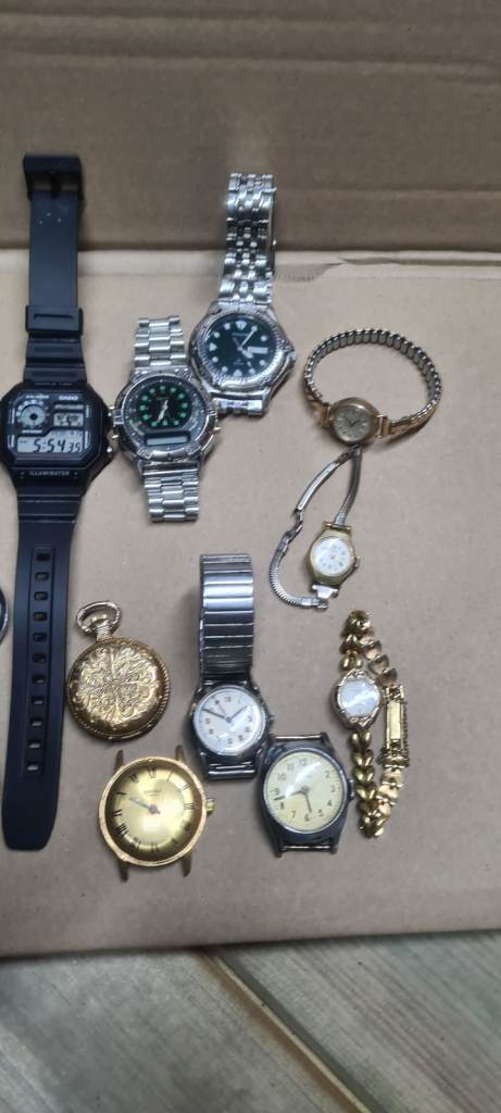 Job lot of vintage wristwatches & pocket watch Mechanical & quarts