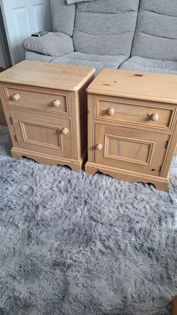 Pair solid oak bedside tables cabinets 