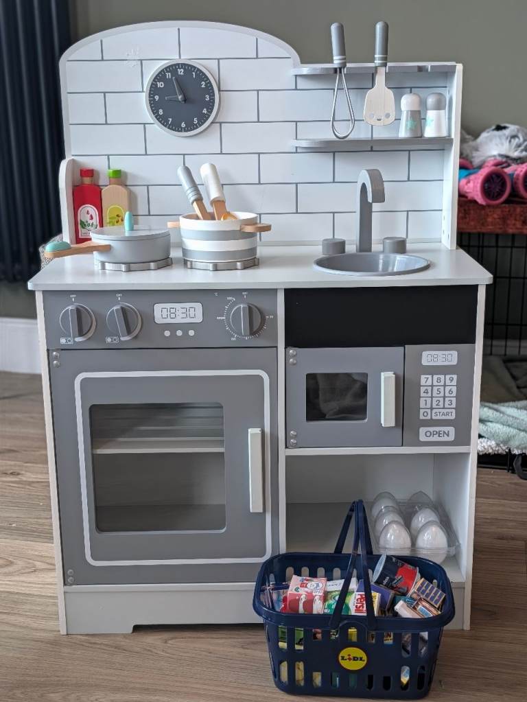 Kids Wooden Play Kitchen 