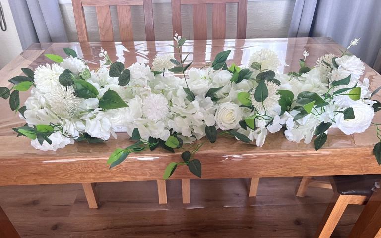 Artificial White Flower Table Runner Decoration – As Good As New