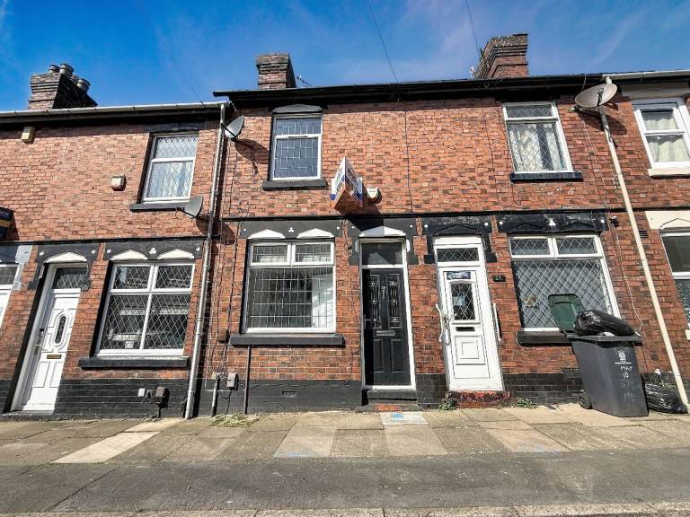3 bedroom house in May Place, Stoke-On-Trent, ST4 3EA