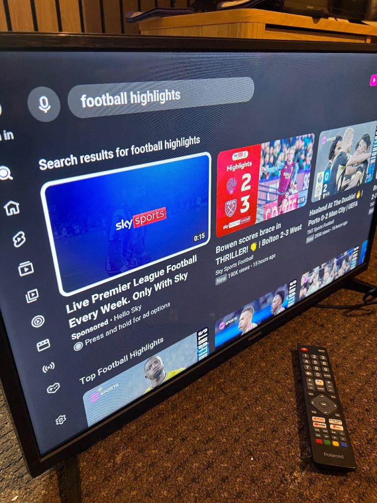 Polaroid 32-inch Smart TV  with Remote