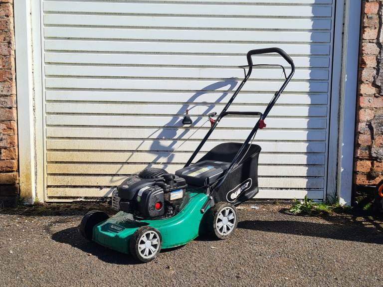 Lawnmower petrol push type lawn mower 