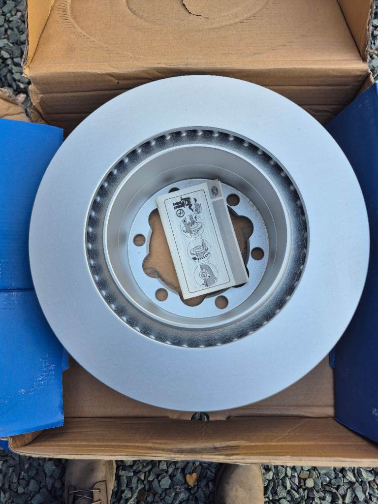 23 Pagid 56058 front brake discs – brand new – 11 pairs + 1 spare – bulk lot