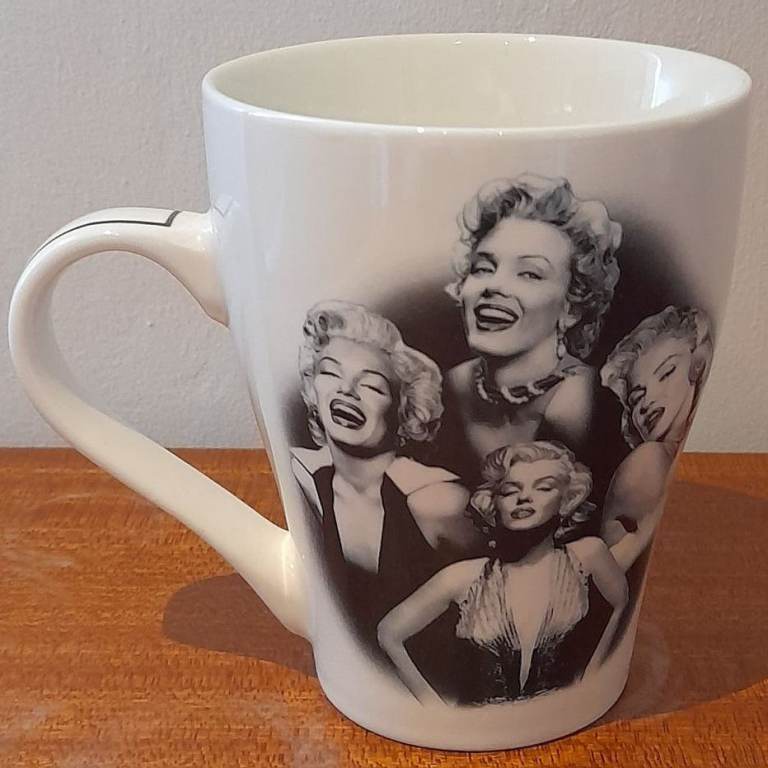  Marilyn Monroe Mug