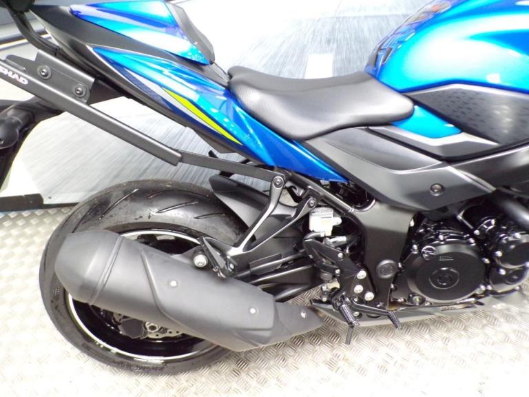 2020 SUZUKI GSX-S750 WITH ONLY 3844 MILES FROM NEW