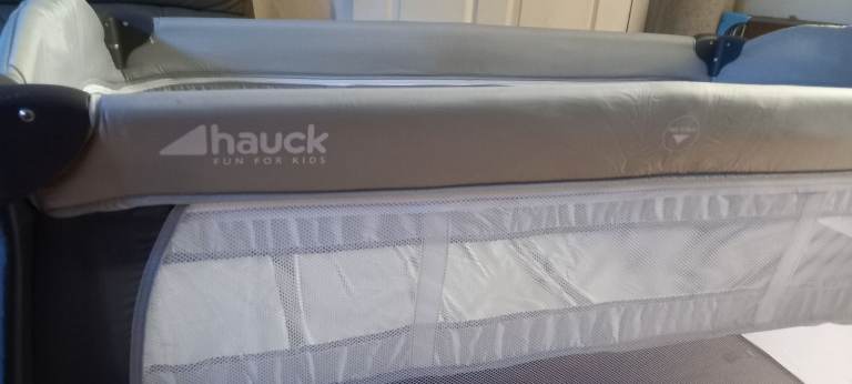 Hauck travel cot