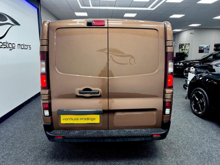 2020 Renault Trafic 2.0 dCi ENERGY 30 Sport Nav Crew Van LWB Euro 6 (s/s) 6dr WINDOW VAN Diesel M...