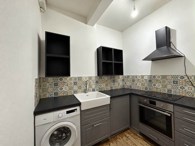 Fully Furnished 1-Bedroom Flat to Rent