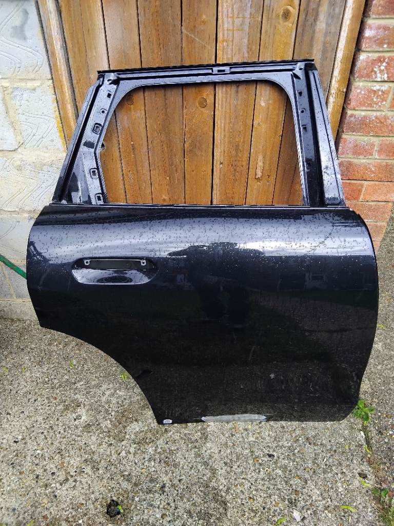 2024 mini countryman o/s/r door new shape. 