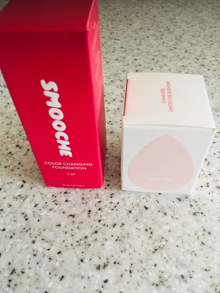Only £10 ! Brand New Smooche Sealed Colour Changing Foundation and a free Smooche beauty blender 