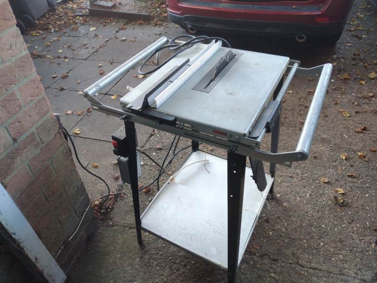 Bosch table saw with safety guard spare blade with bits vgc gwo 