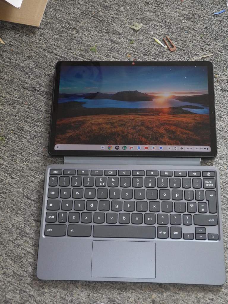 Lenovo Chromebook Duet 5 – almost unused with Keyboard & Pen REDUCED