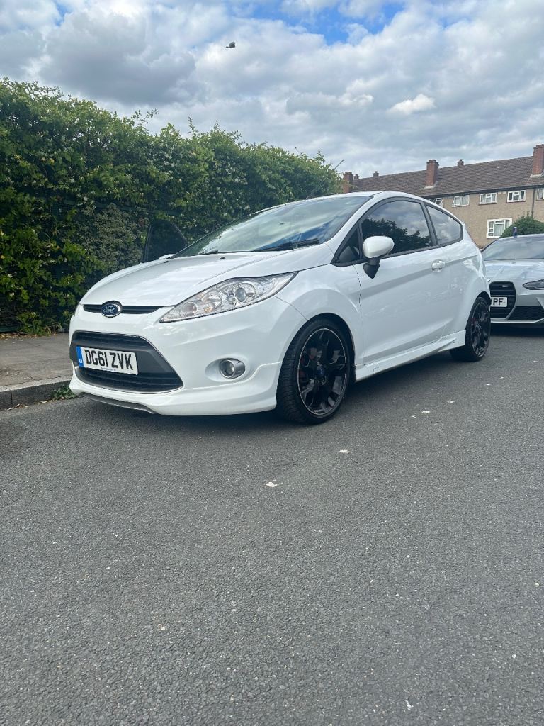 Ford, ONOFIESTA,Metal edition Hatchback, 2011, Manual, 1596 (cc), 3 doors