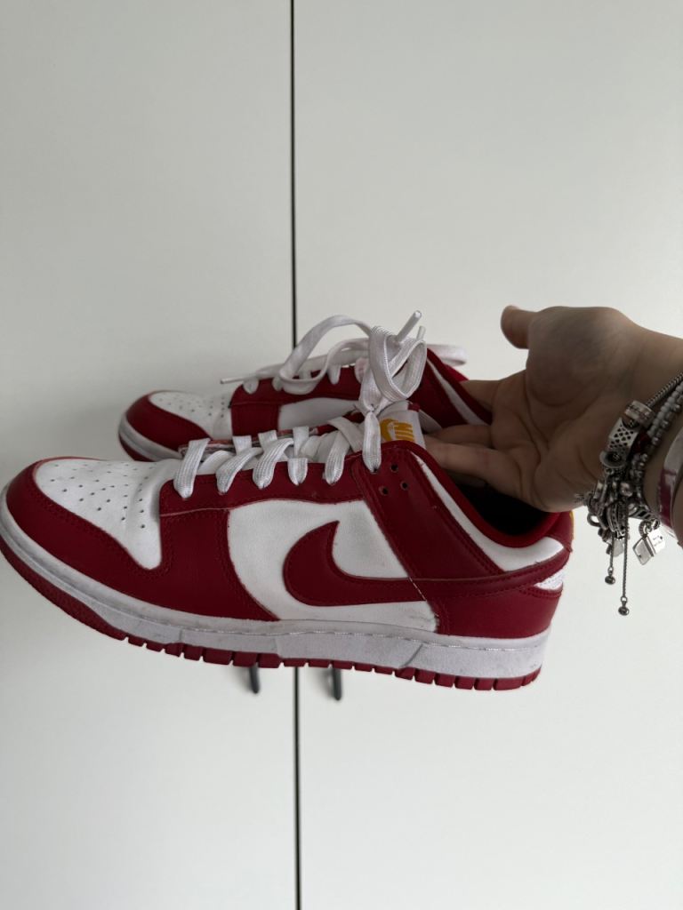 Nike dunks lows gym red