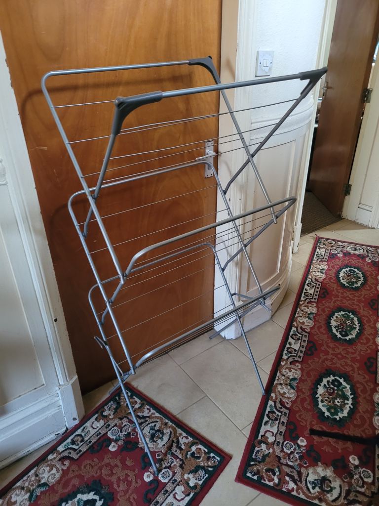 Clothes rail